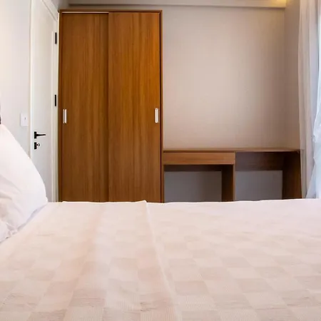 Flat W Balcony 4 Min To In 아파트 *